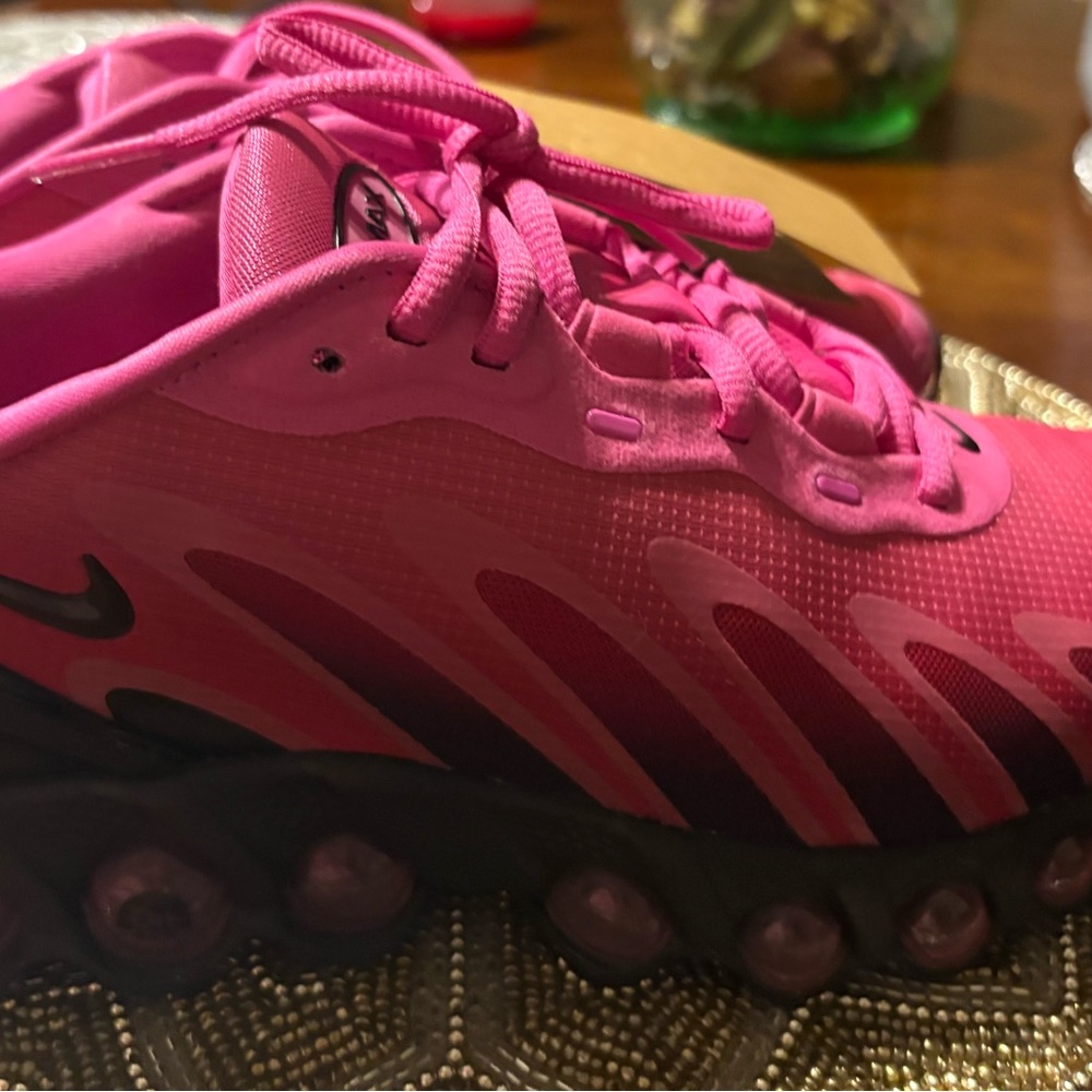 Nike Fuchsia Running Sneakers